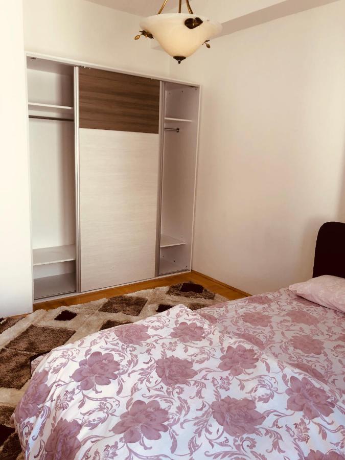 Apartments Near City Center Скопие Екстериор снимка