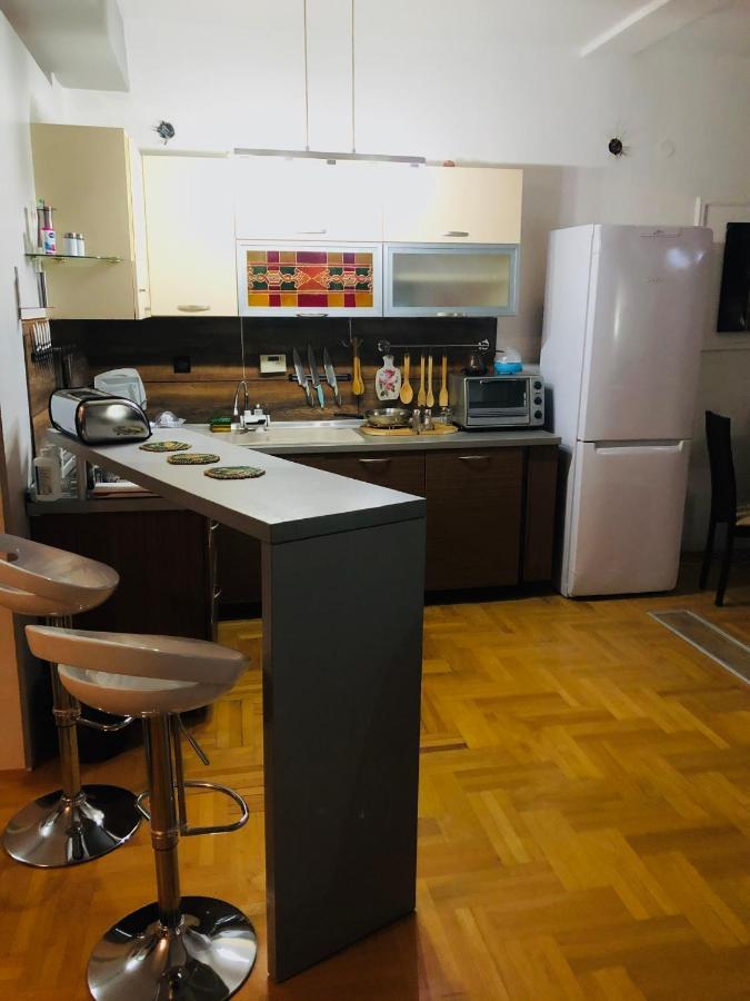 Apartments Near City Center Скопие Екстериор снимка