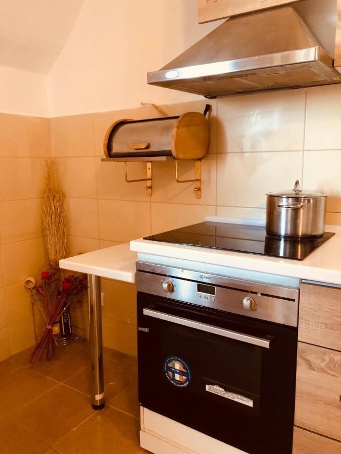 Apartments Near City Center Скопие Екстериор снимка